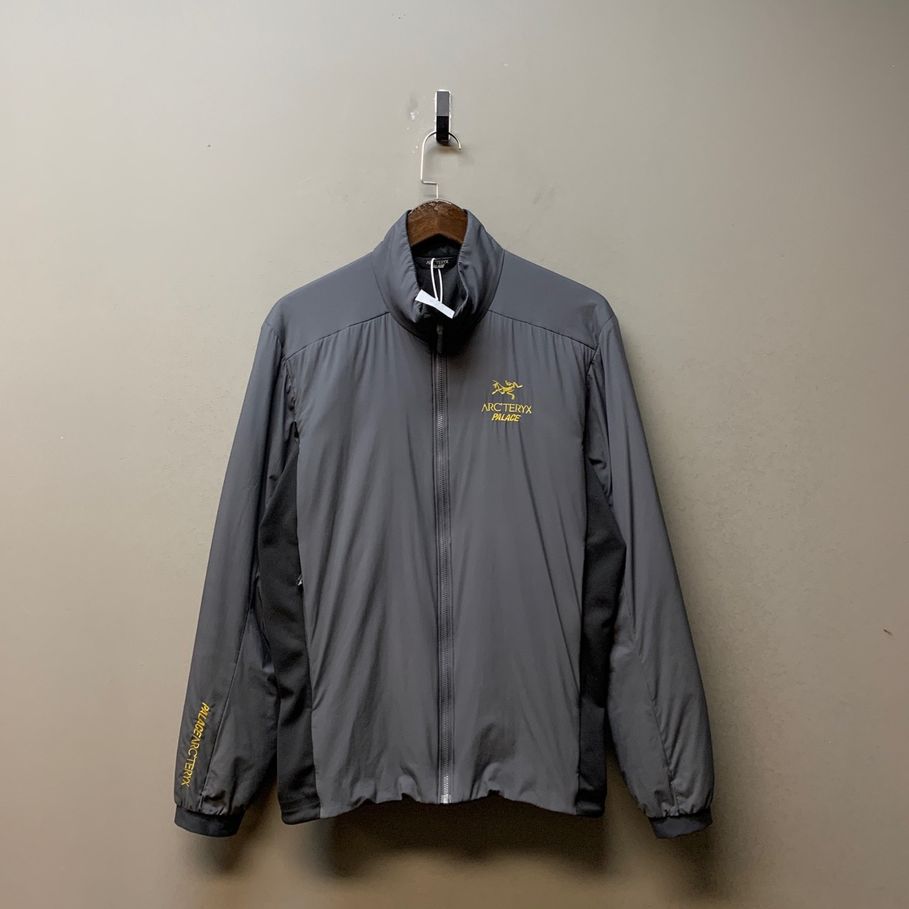 Arcteryx palace 联名 Atom 棉服 S 