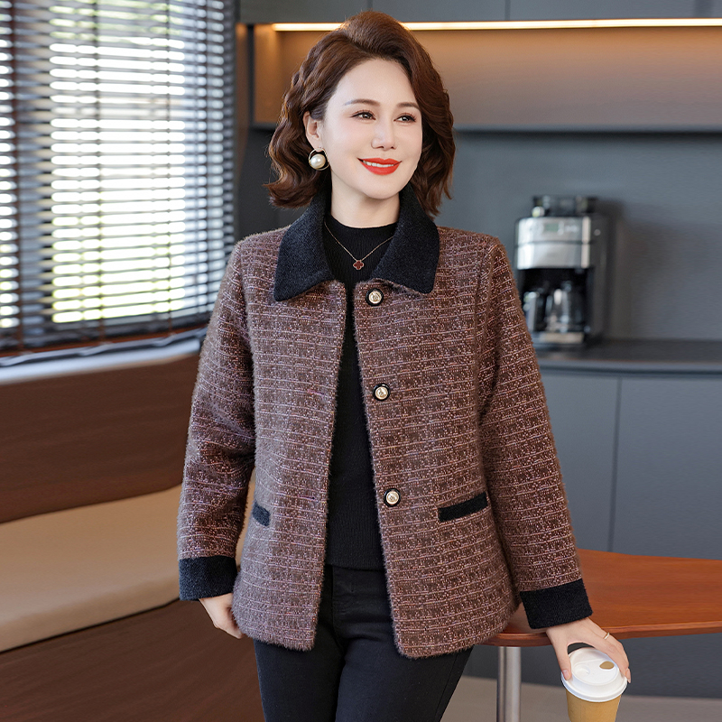 妈妈秋装外套春秋季小香风呢子上衣中老年女装夹克两件套新款19