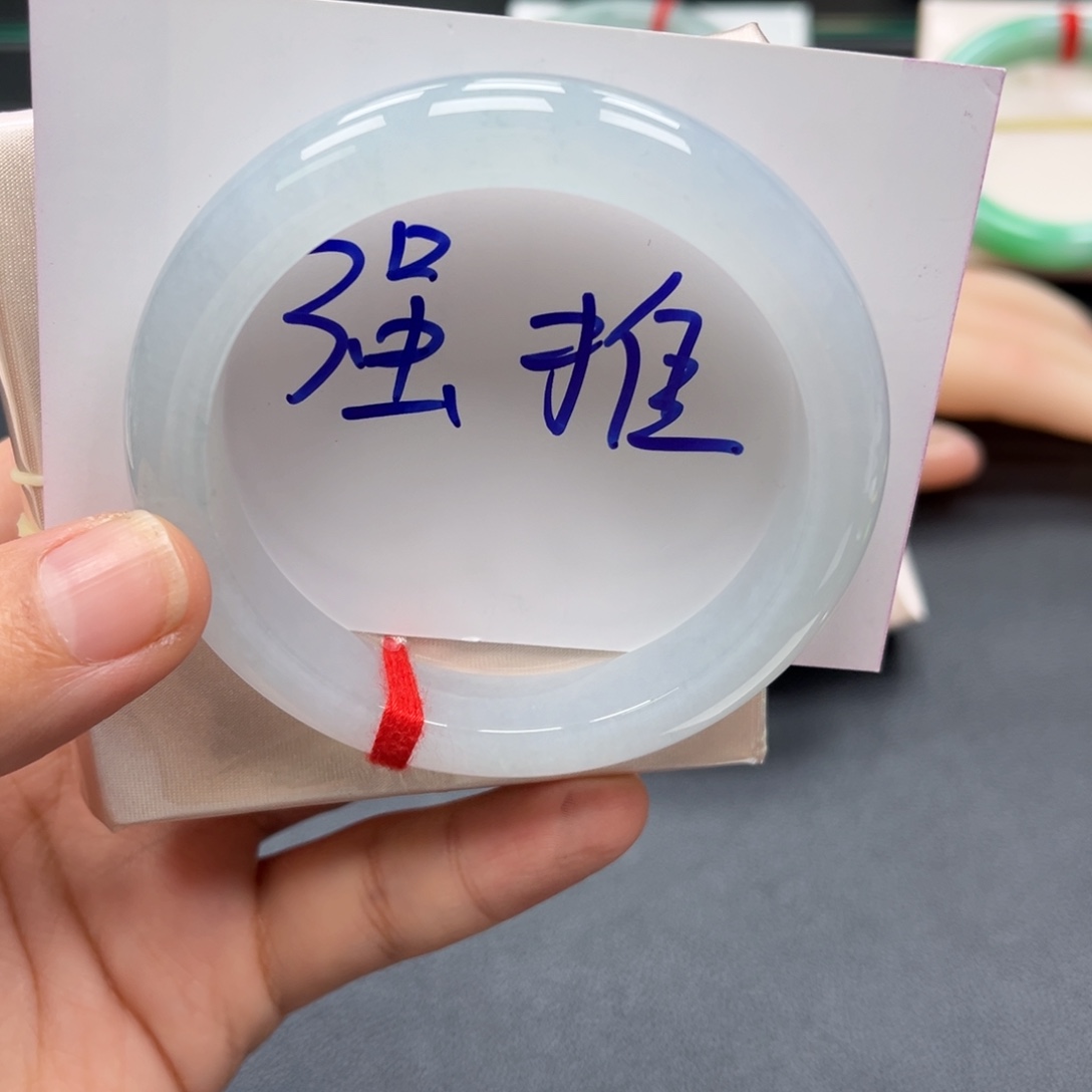 翡翠未镶嵌手镯手镯