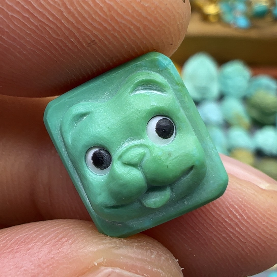 绿松石颈饰未镶嵌