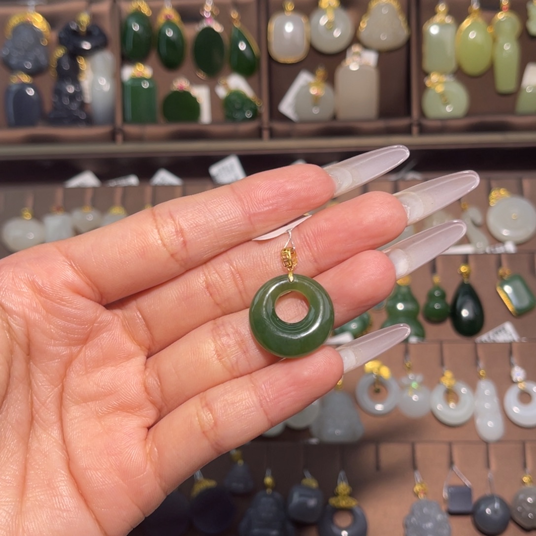 向***生和田玉18K金镶嵌吊坠(赠链)