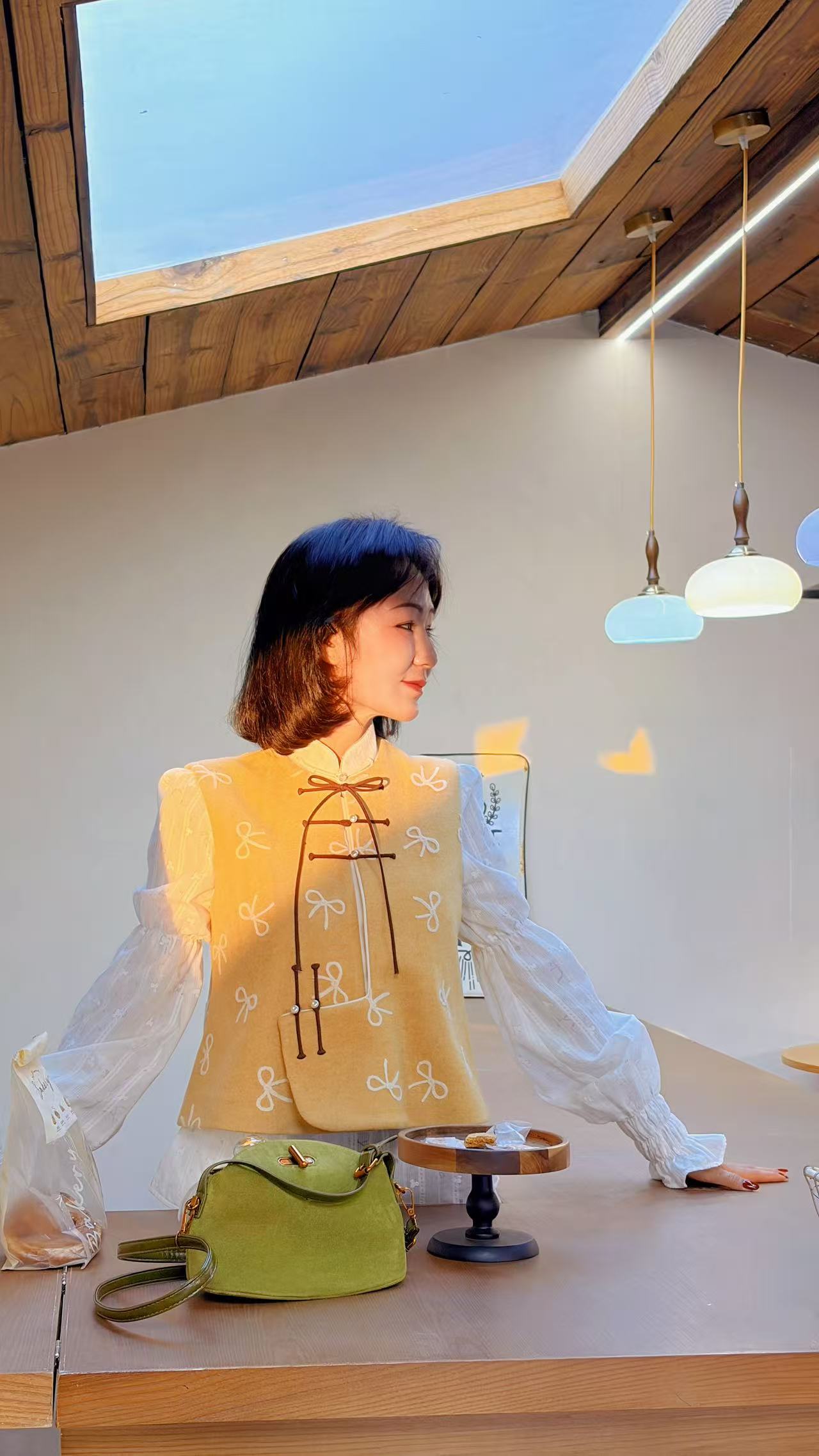 【图雅】蒙式油画风 蝴蝶结绣花 氛围感马甲