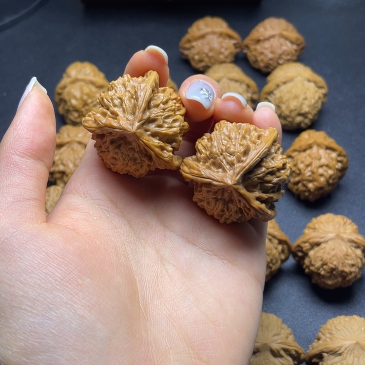 文玩核桃吊坠39盘山三棱