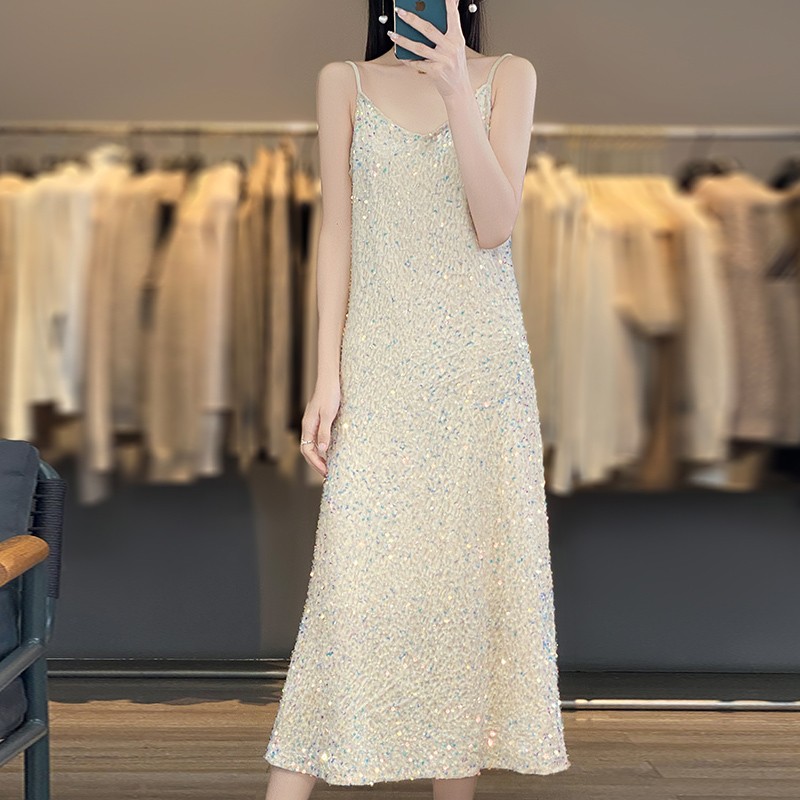 重工亮片吊带连衣裙女夏季礼服裙子高级感气质性感收腰显瘦中长裙