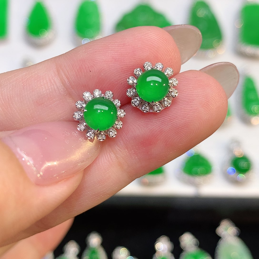 翡翠18K金镶嵌耳饰耳钉