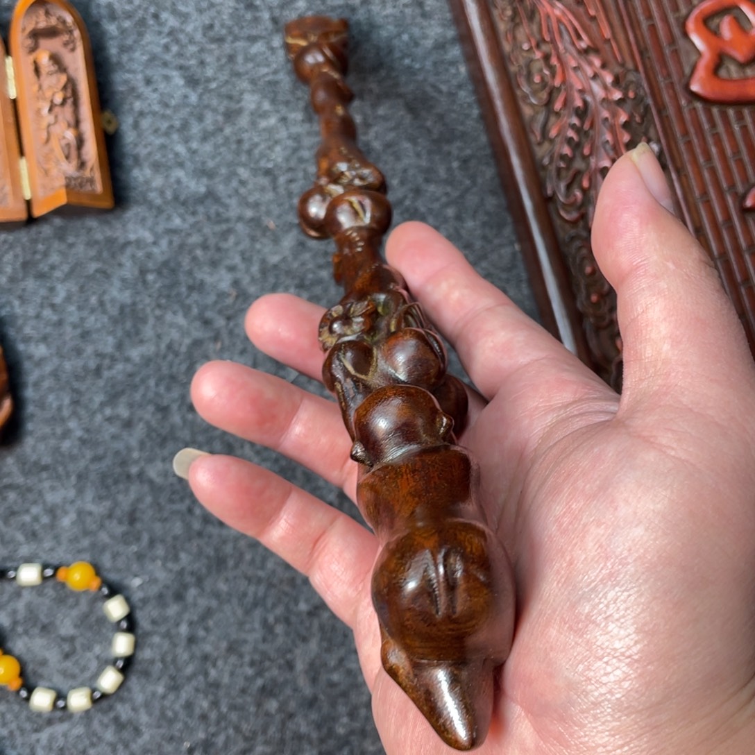 花梨木类雕刻木器