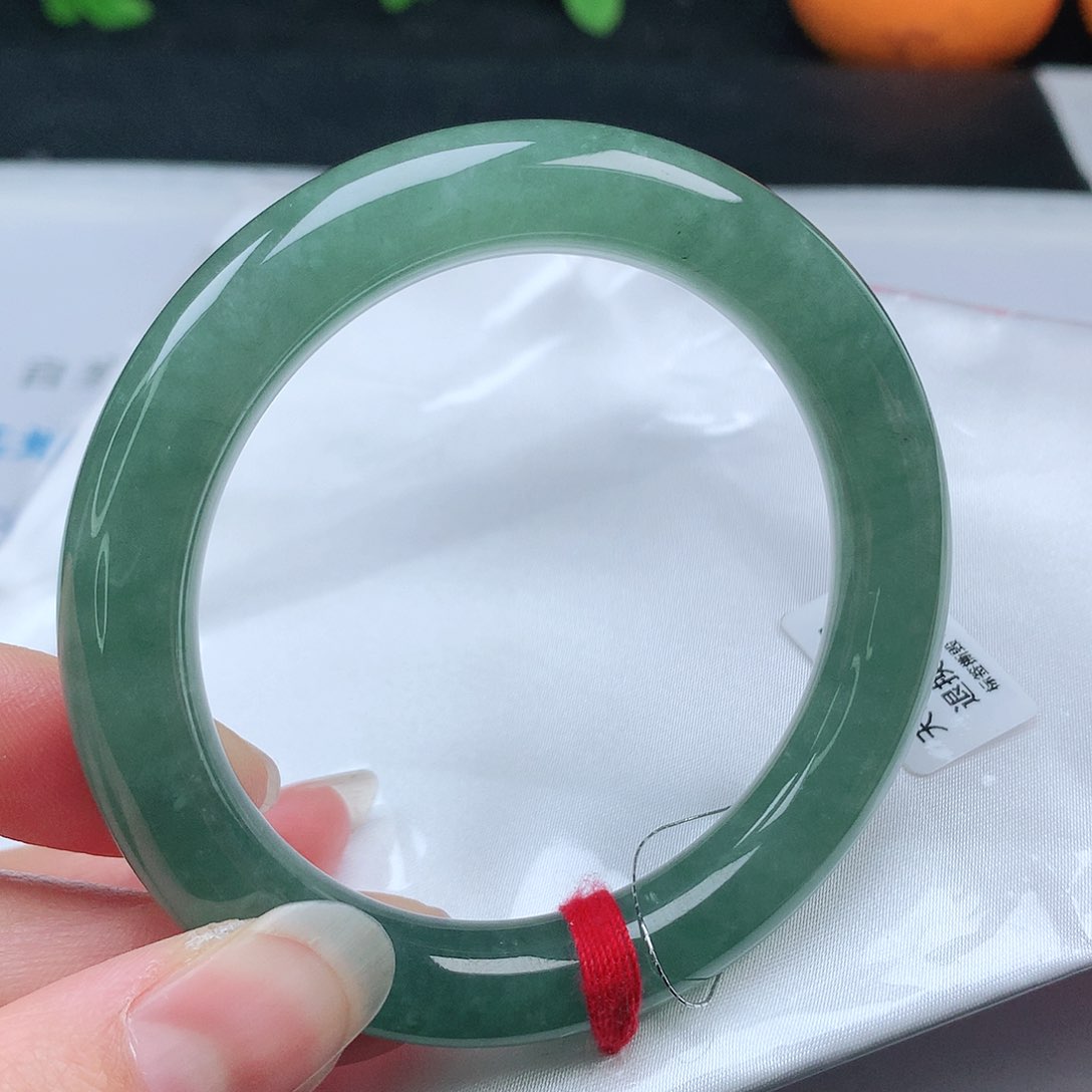 翡翠手镯未镶嵌57圆