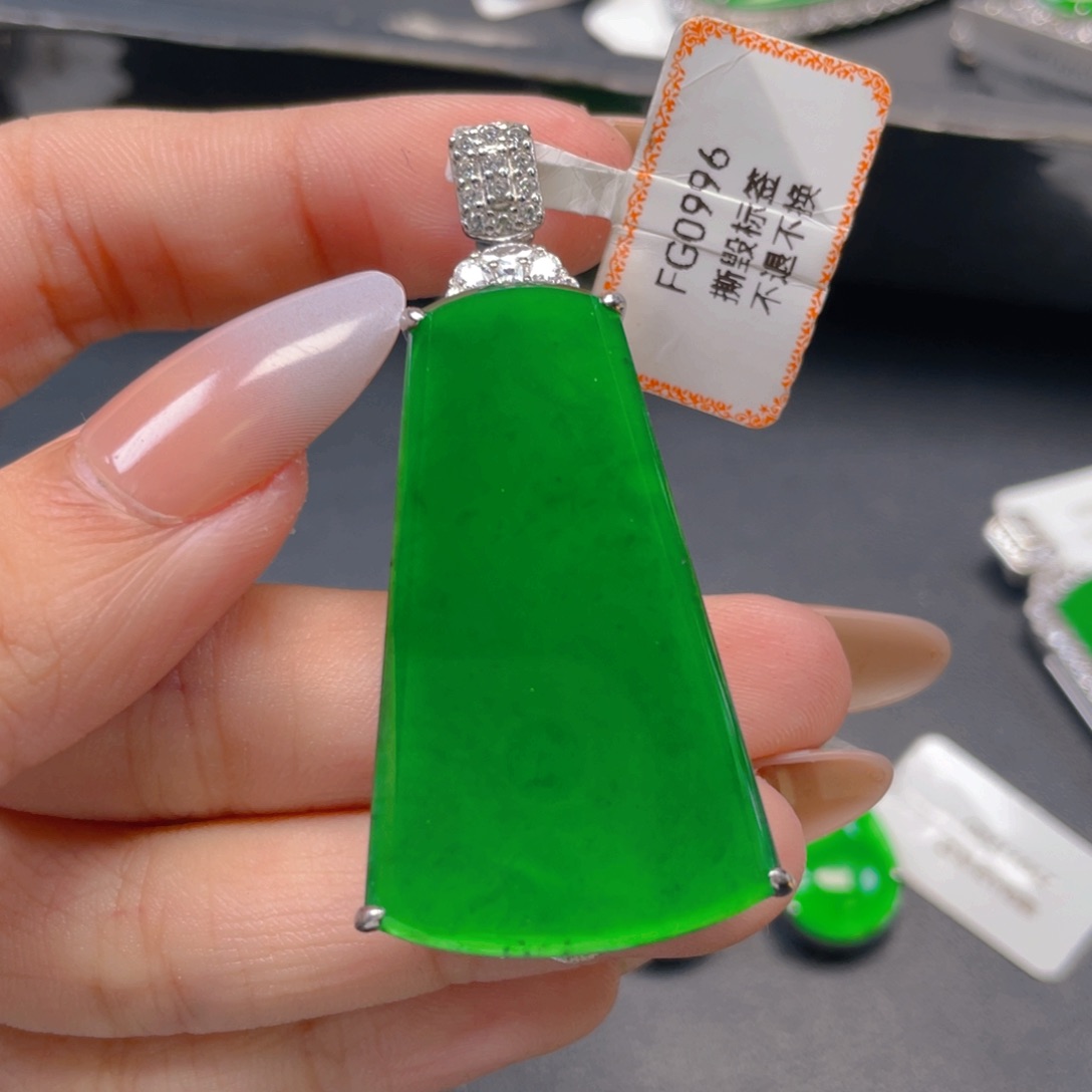 【闪购商品】颈饰银S925镶嵌翡翠孙***海翡翠