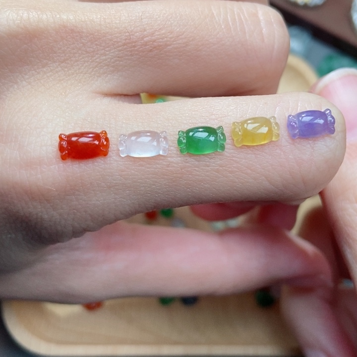 翡翠颈饰未镶嵌翡翠