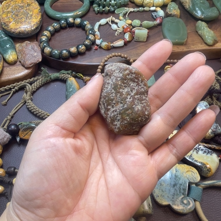 岫岩河磨玉（透闪石质玉）未镶嵌珠宝半成品