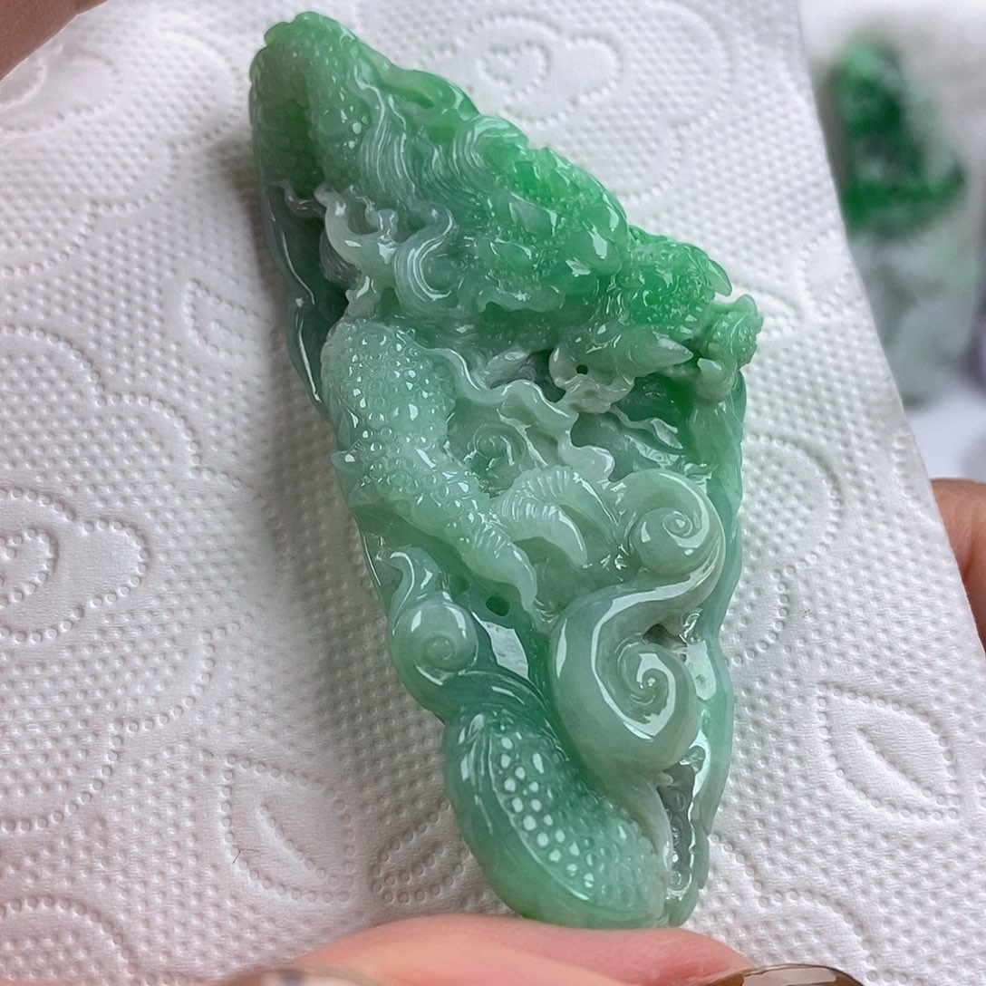 翡翠未镶嵌颈饰翡翠