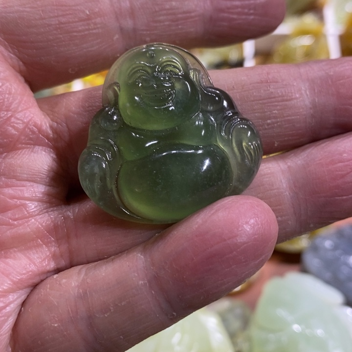 蛇纹石玉颈饰未镶嵌