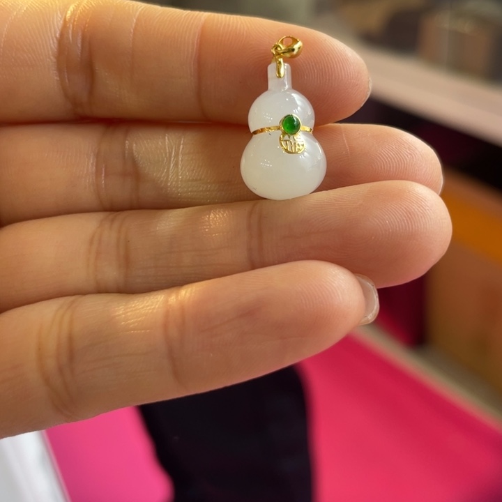 和田玉18K金镶嵌颈饰