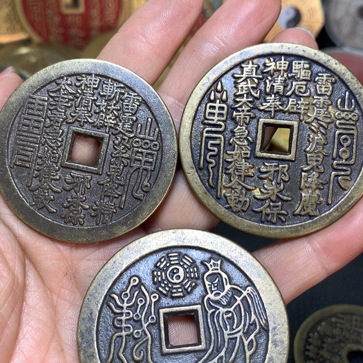 铜现代工艺品翻砂铸造三枚