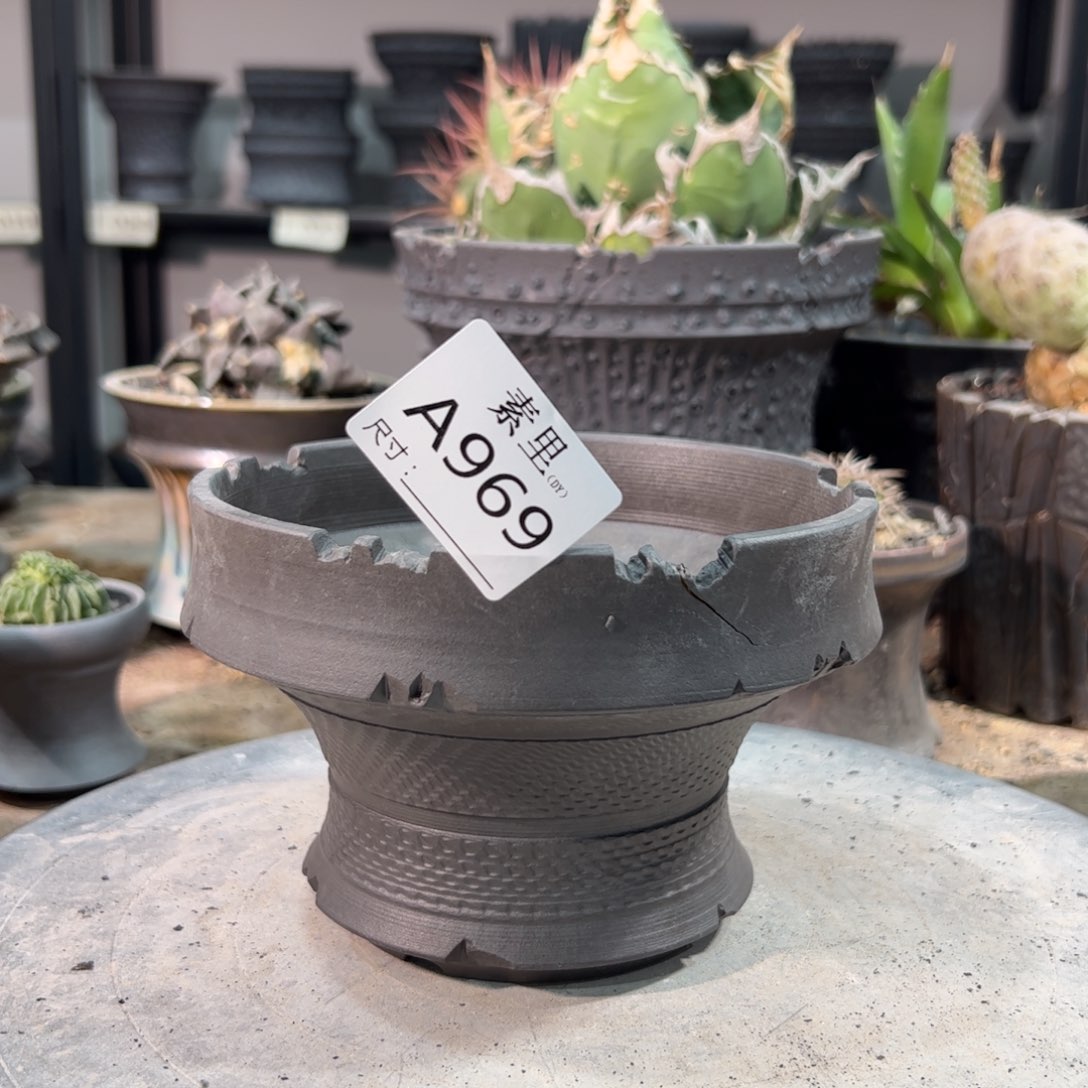 景德镇手工素里内口13.5高10瑕疵