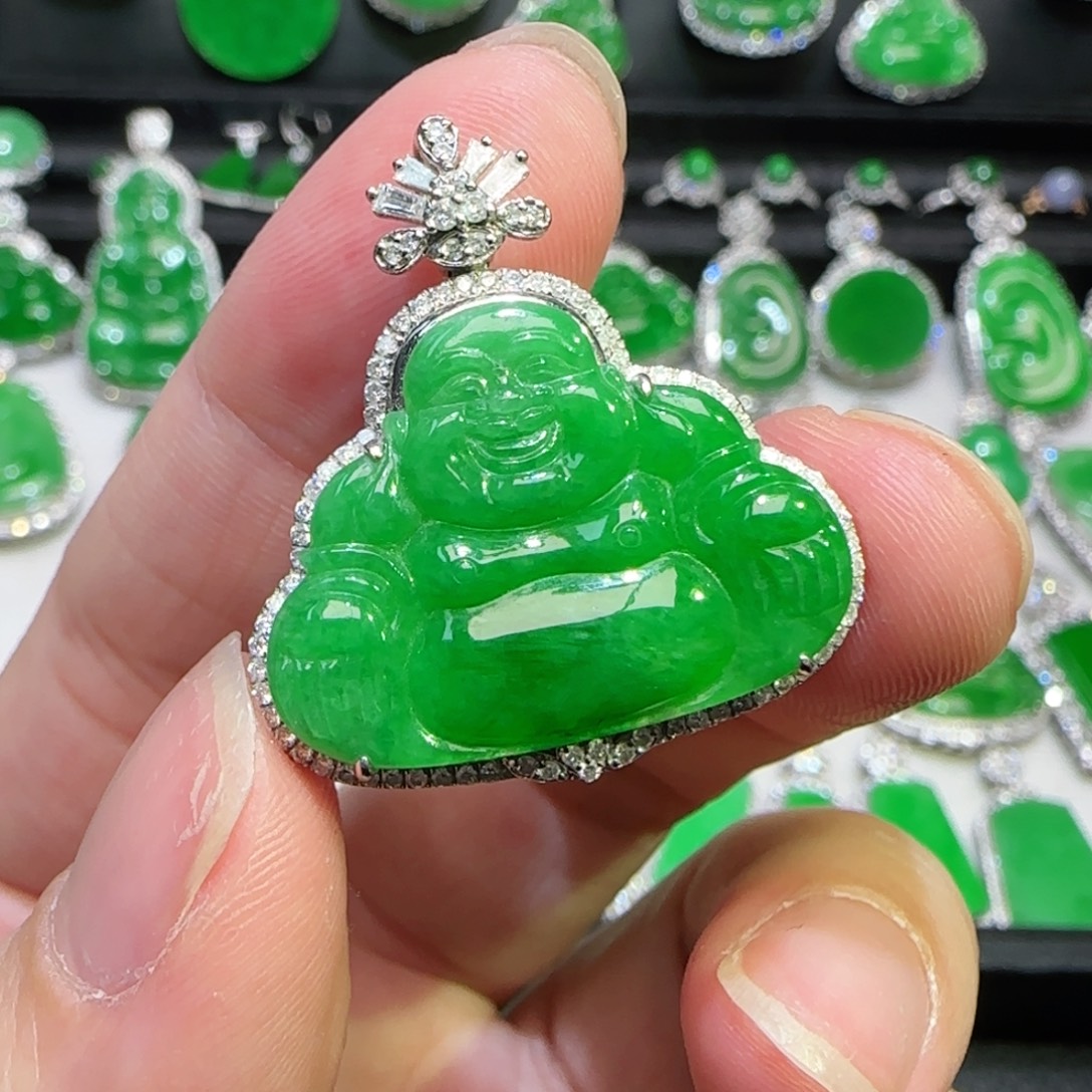 翡翠18K金镶嵌颈饰佛公