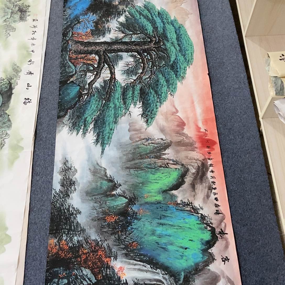 国画小六尺迎客松一副