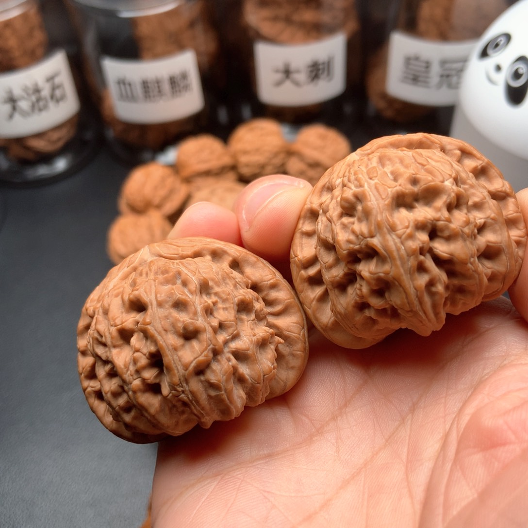 文玩核桃吊坠白狮子41