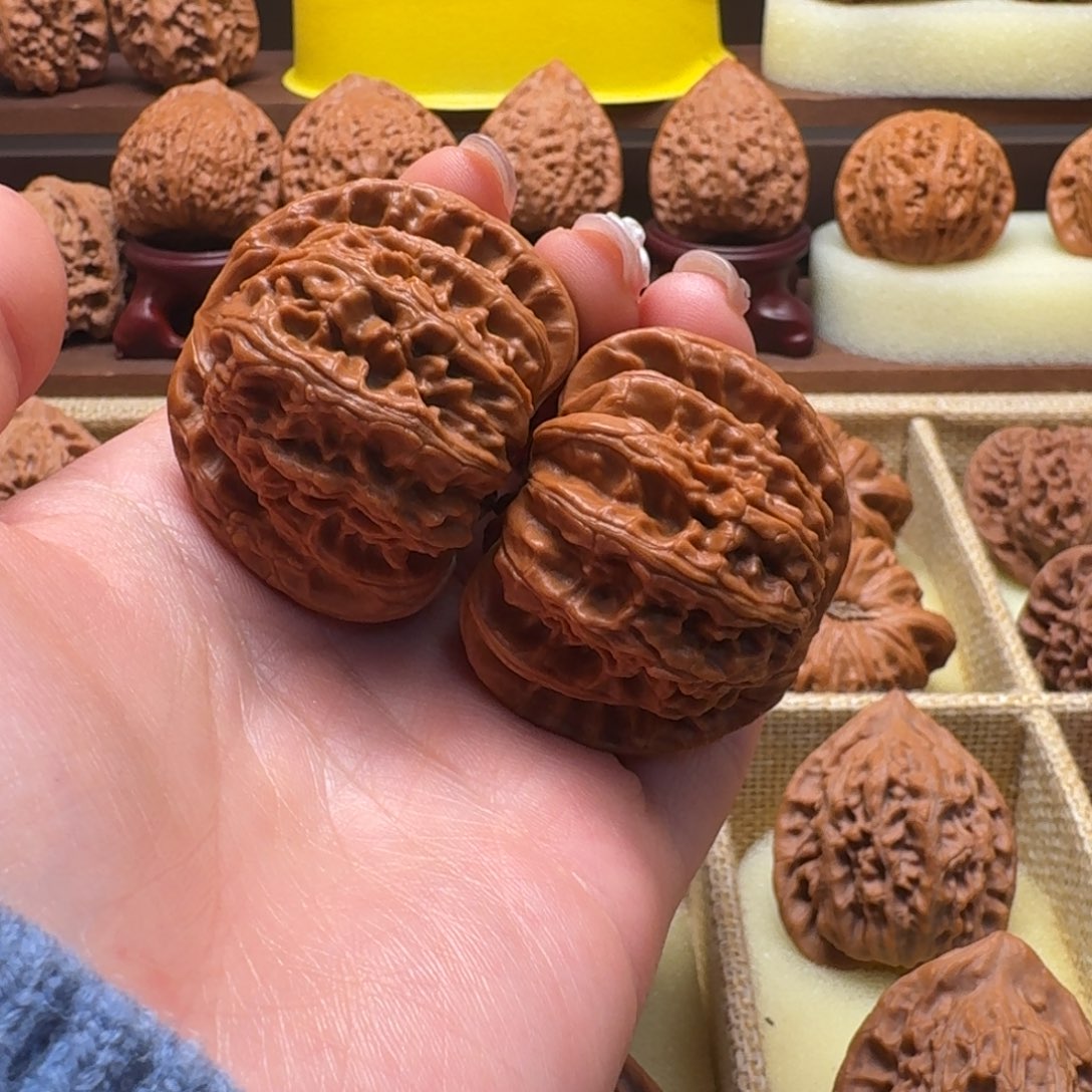 文玩核桃吊坠42白狮子