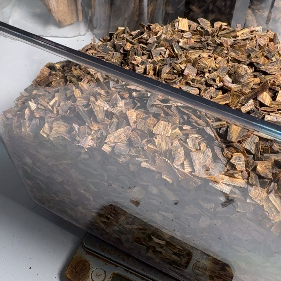 斑纹漆（虎斑木）金**堂海南白露沉水切片米粒1140克