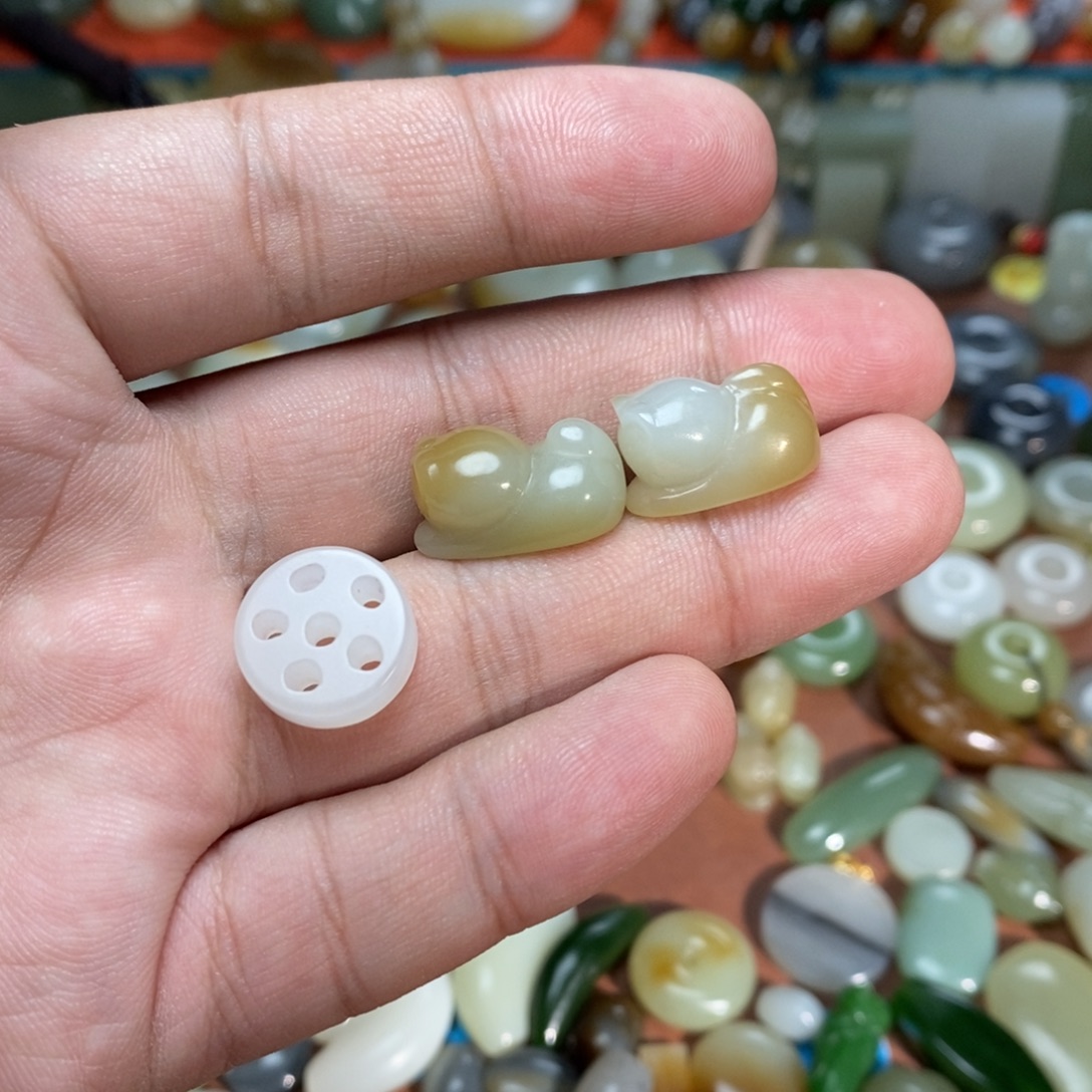 哇****和田玉未镶嵌吊坠(不含链)