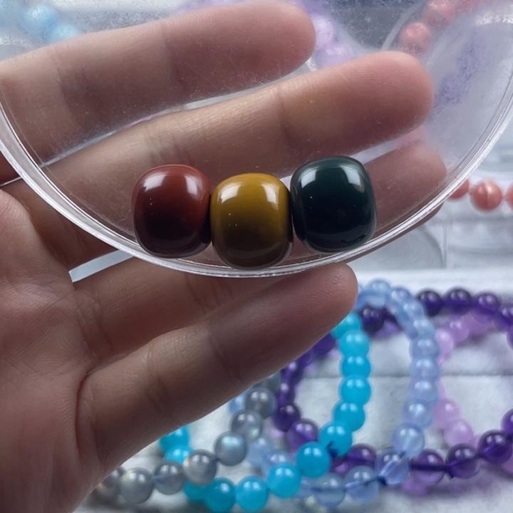 玛瑙/玉髓天然原矿阿拉善老型14*12mm尺寸未镶嵌红黄绿