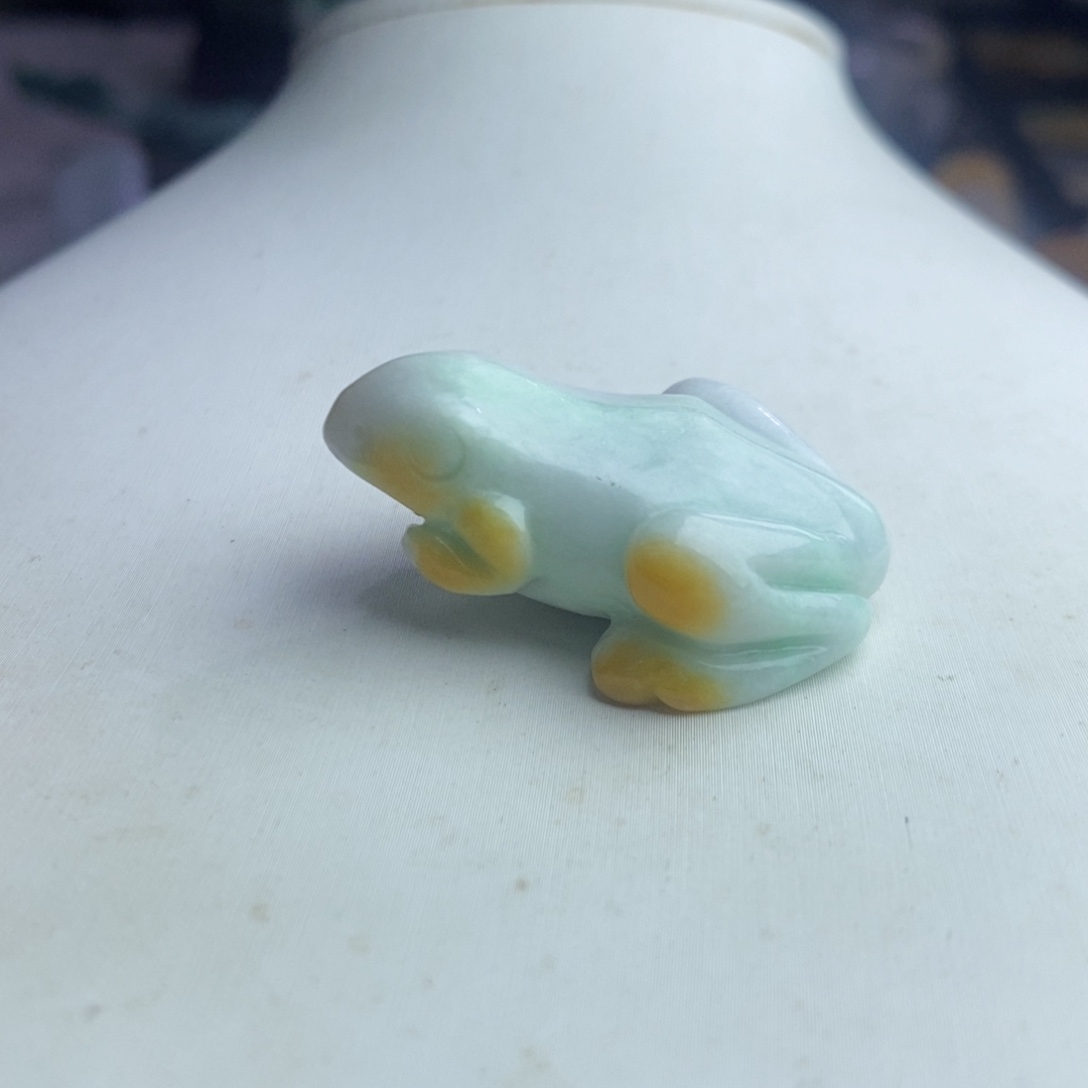 颈饰未镶嵌翡翠青蛙