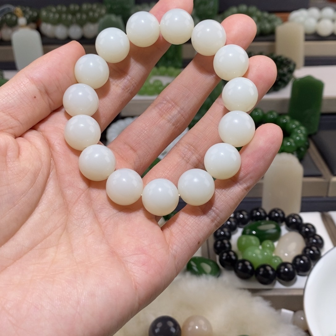 和田玉手串未镶嵌S****e卡14米达过灯