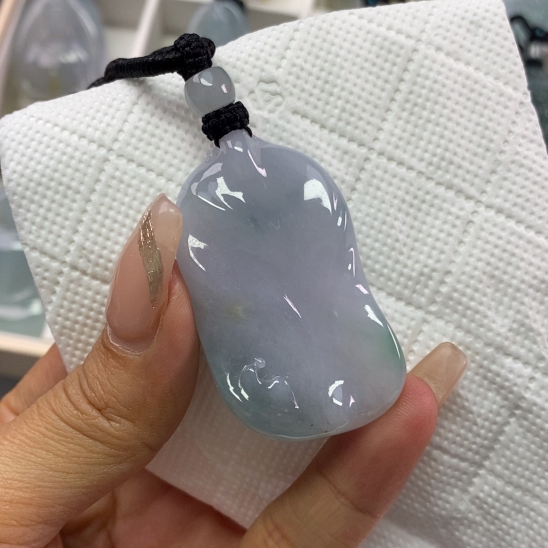 翡翠挂件未镶嵌翡翠