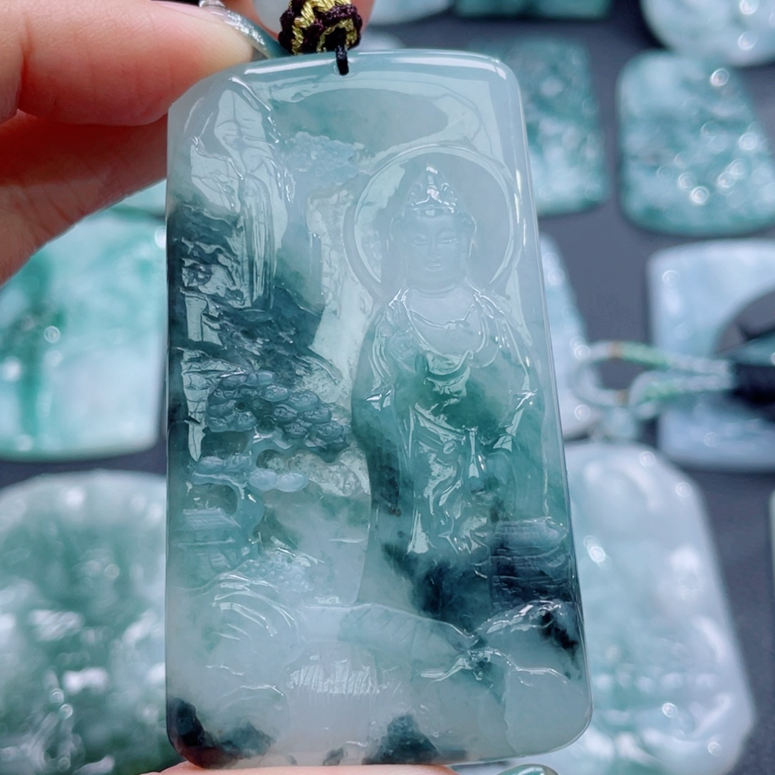 翡翠未镶嵌颈饰山水观音