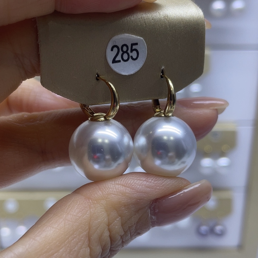 18K金镶嵌淡水珍珠耳饰