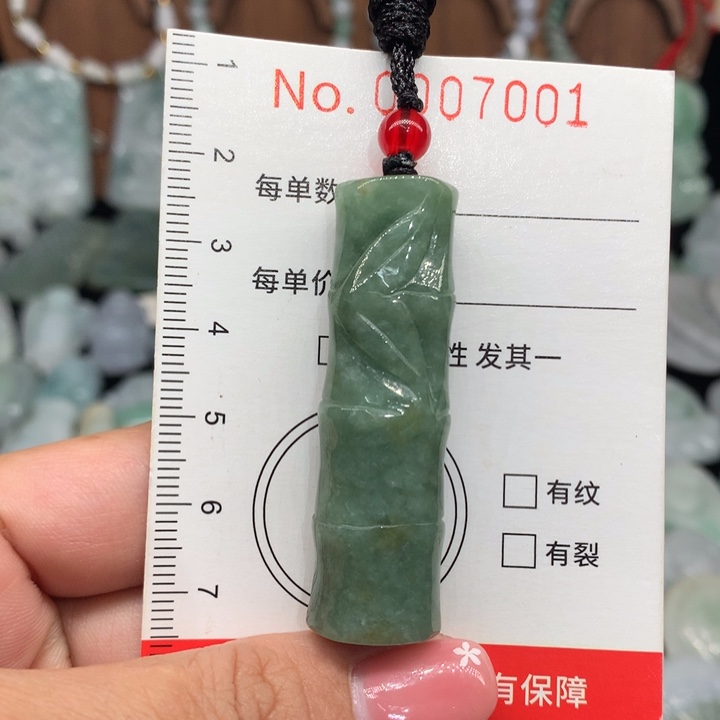 翡翠未镶嵌颈饰11