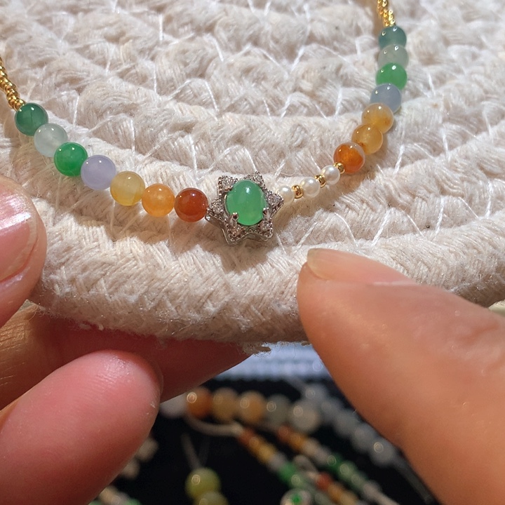 翡翠颈饰未镶嵌蛋面七色珠手串