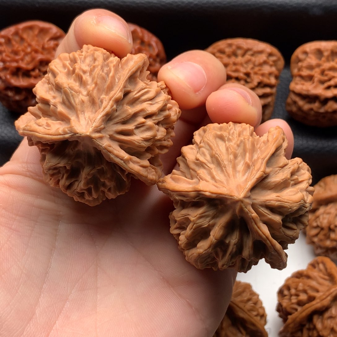 文玩核桃把件愿****盈秦岭