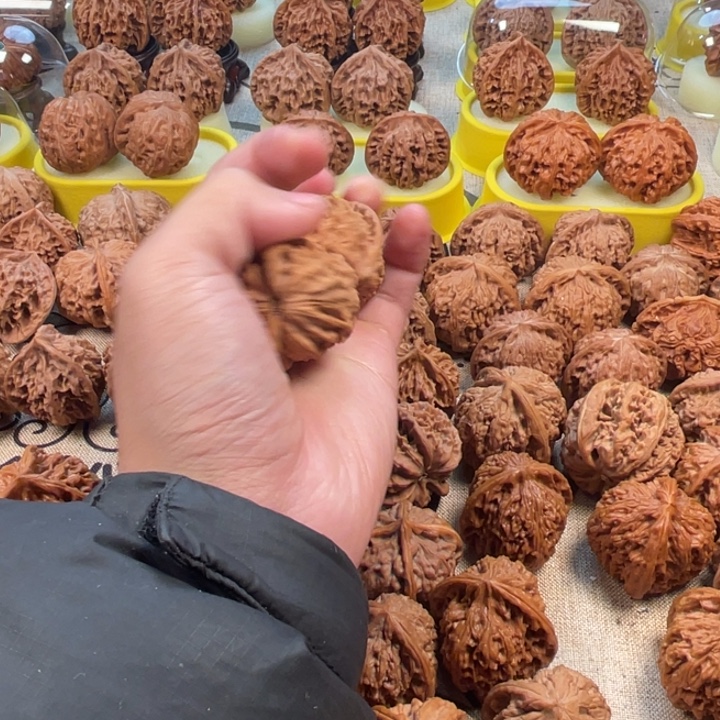 *****吊坠桃核金牛全品