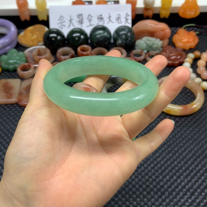 石英质玉未镶嵌手镯