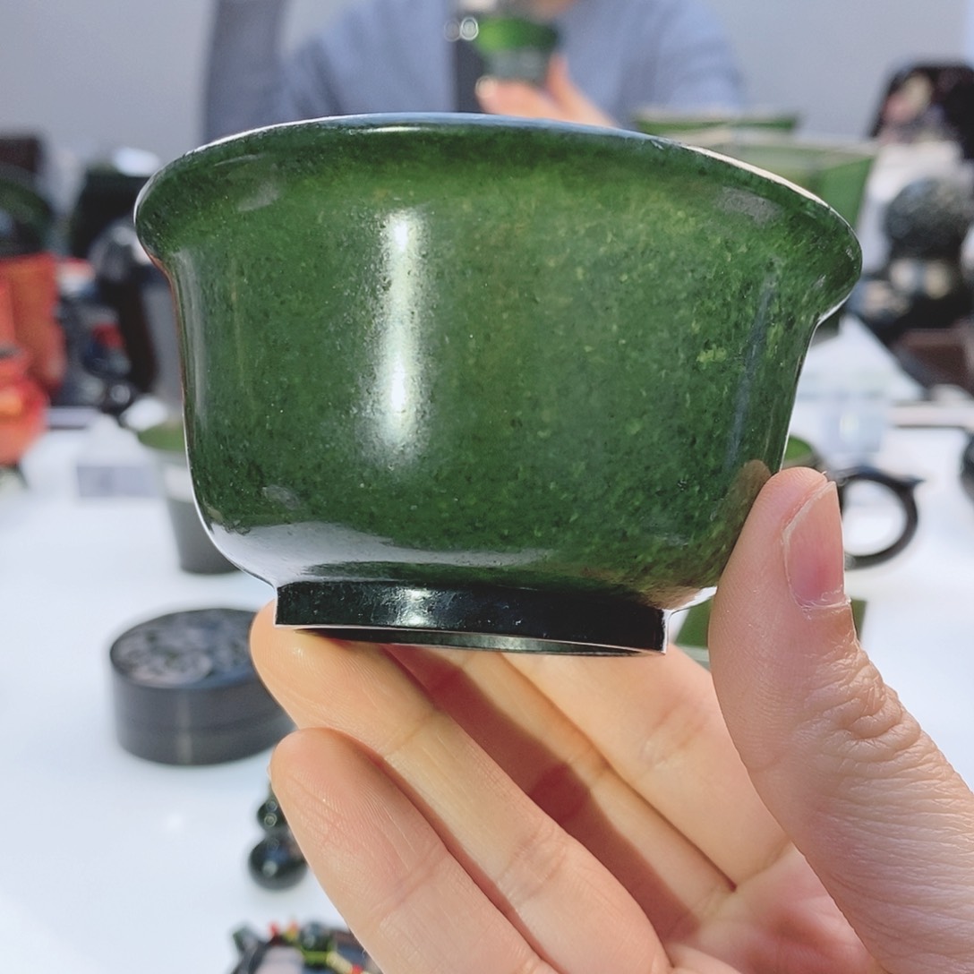 和田玉（青玉）把件未镶嵌微瑕