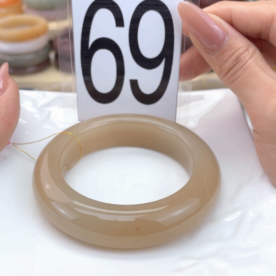 【闪购商品】石英质玉手镯未镶嵌