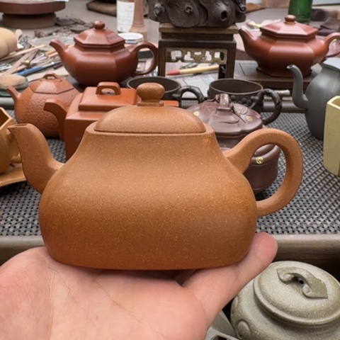 紫砂茶壶密密麻麻