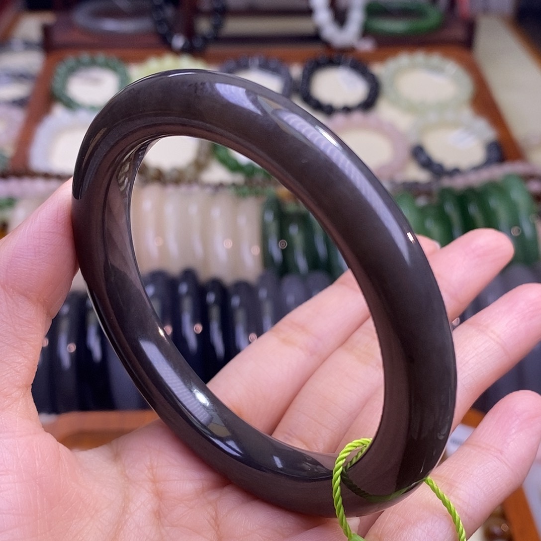颈饰未镶嵌和田玉帝王浓烟紫手镯孤品59