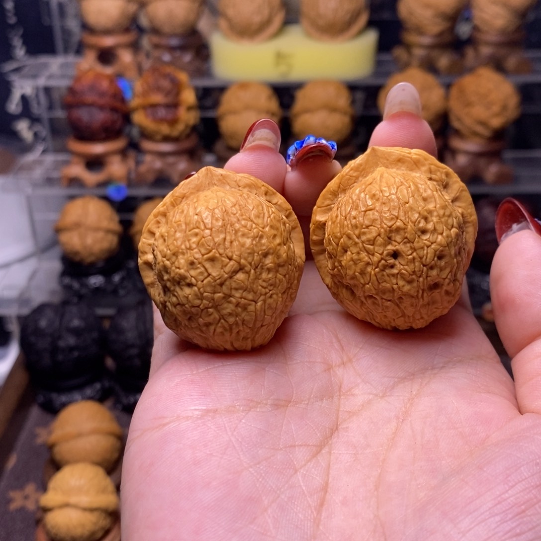 文玩核桃把件Z29狮子头绣球38尺