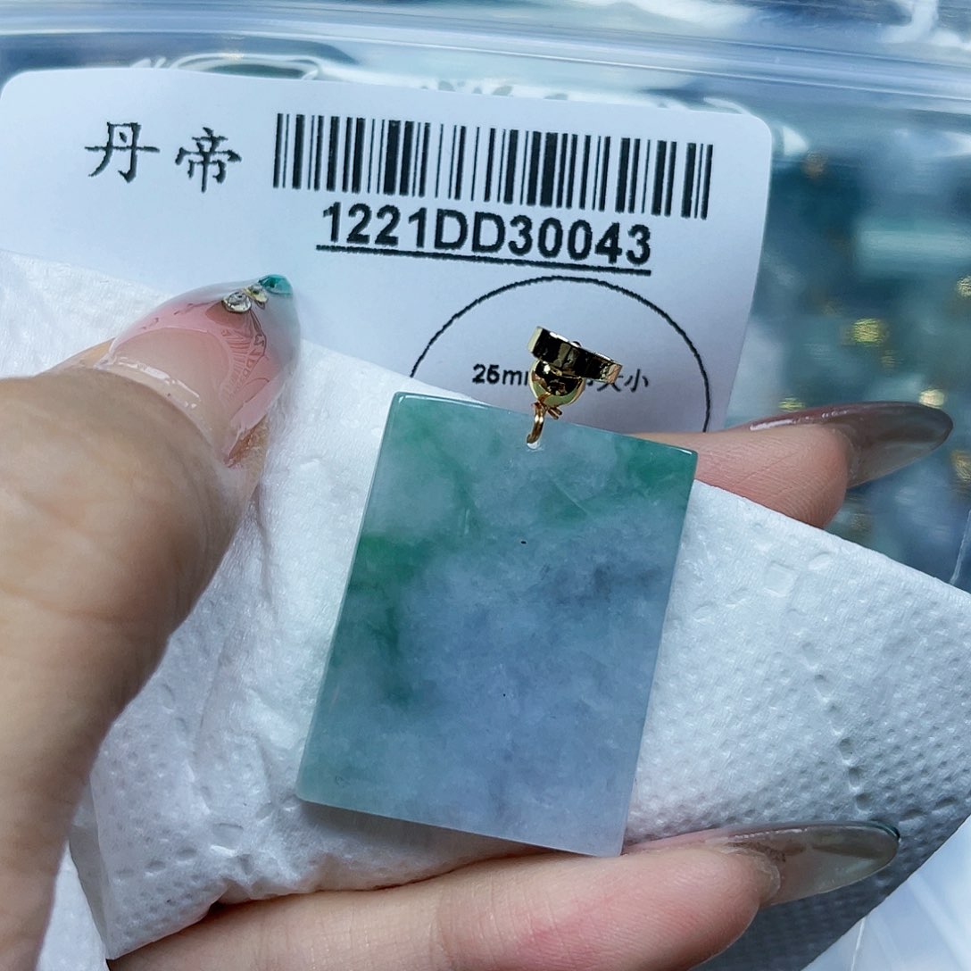 吊坠(不含链)未镶嵌翡翠