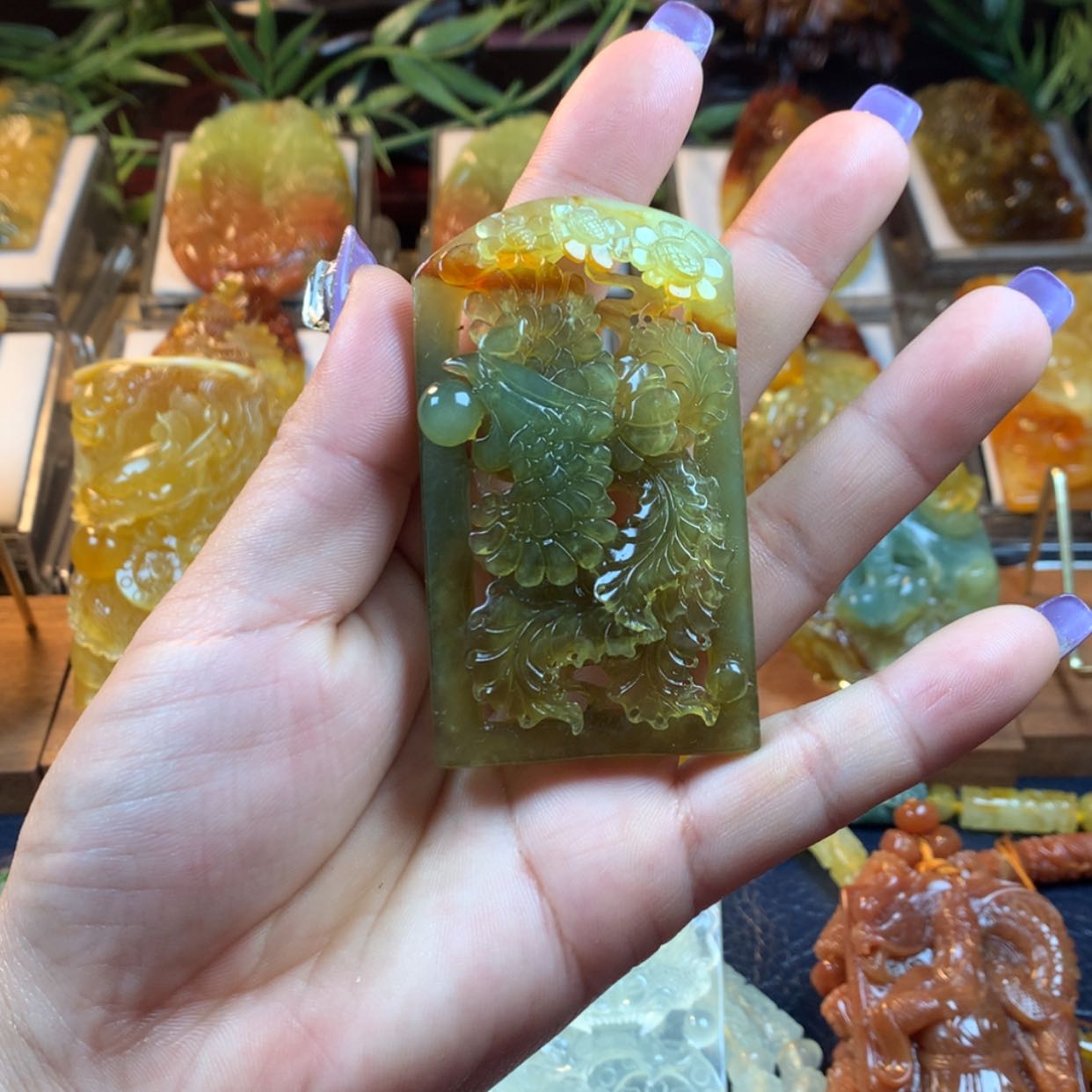 【闪购商品】蛇纹石玉颈饰未镶嵌