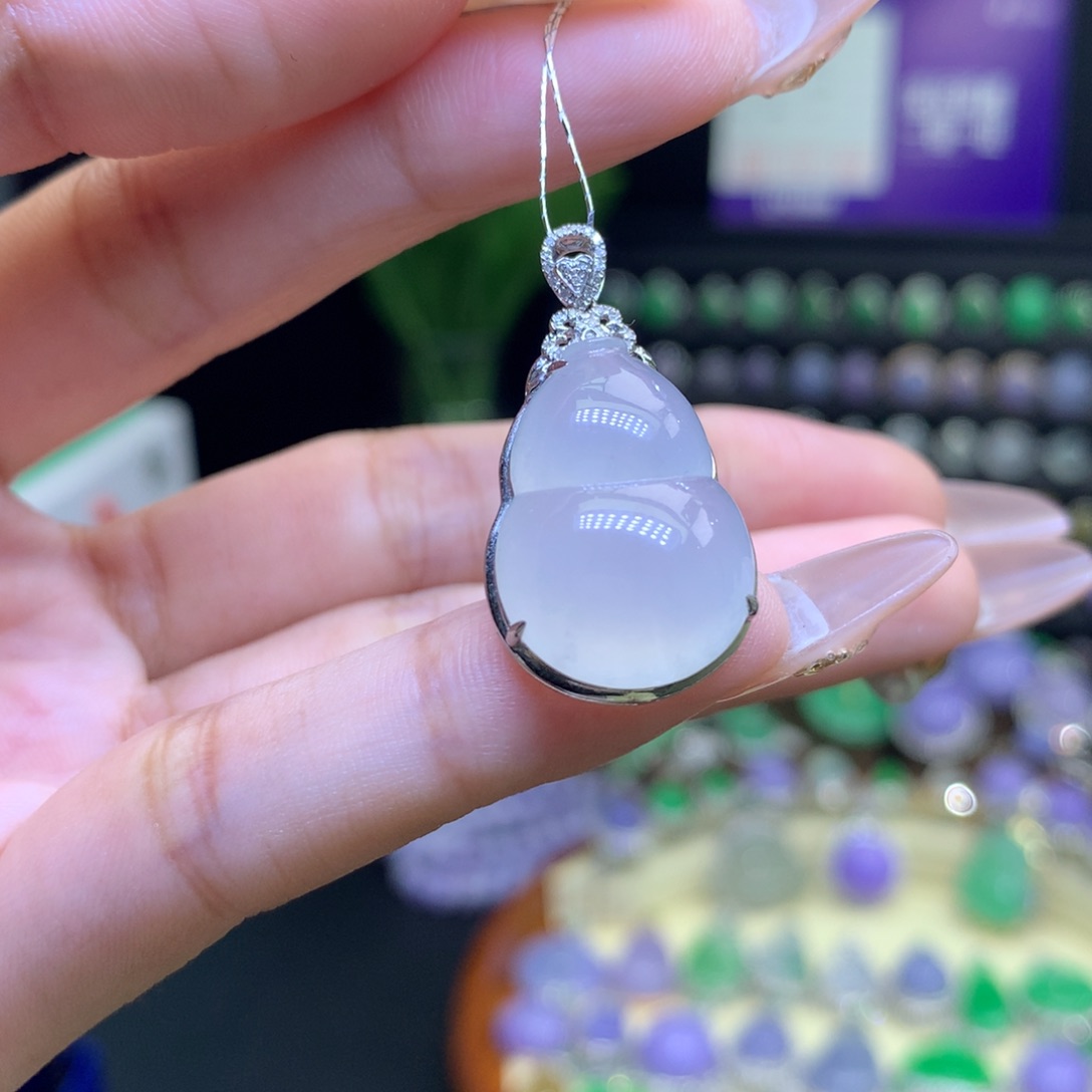 翡翠18K金镶嵌颈饰天然