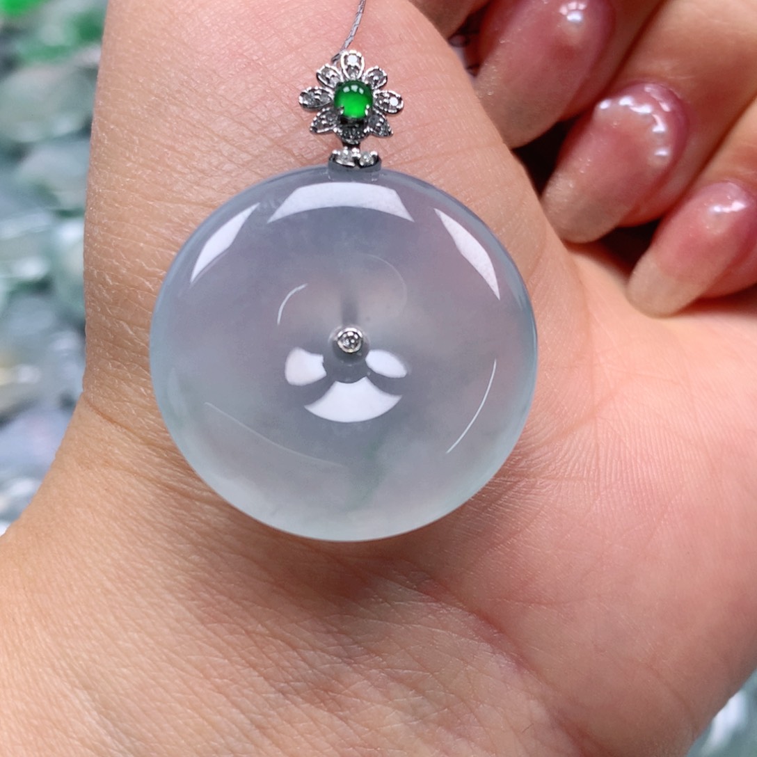 翡翠颈饰18K金镶嵌嘉***z天然翡翠