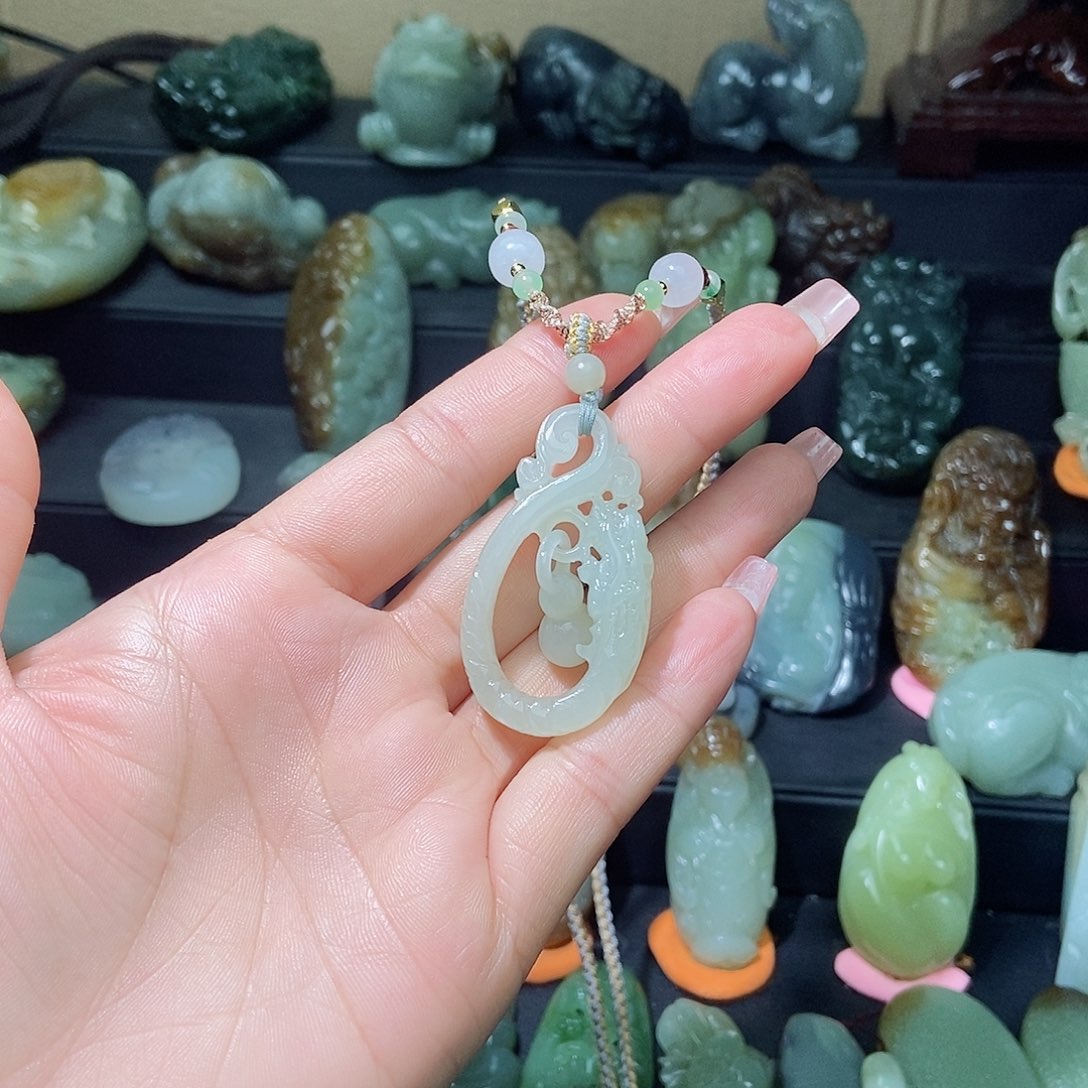 和田玉颈饰未镶嵌徐*飞