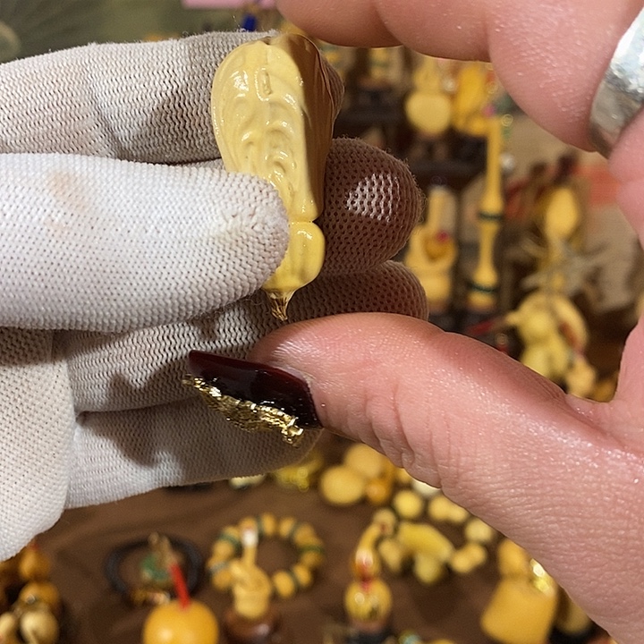 地***婆大叶紫檀（黑酸枝木类）