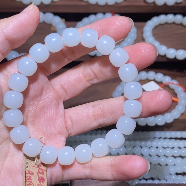 H****和田玉（青玉）未镶嵌手链