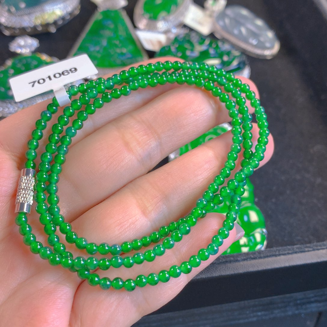 翡翠颈饰未镶嵌翡翠