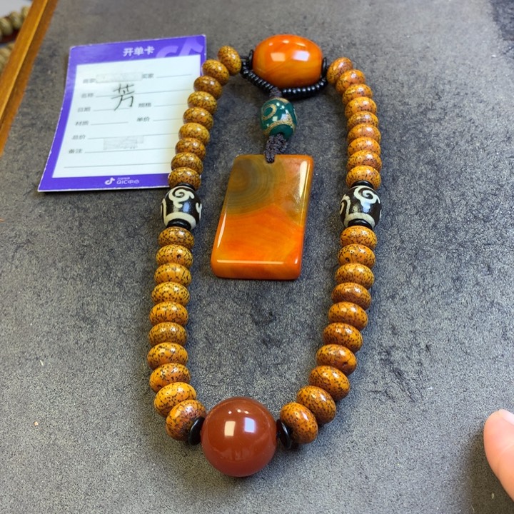 星月菩提吊坠手持